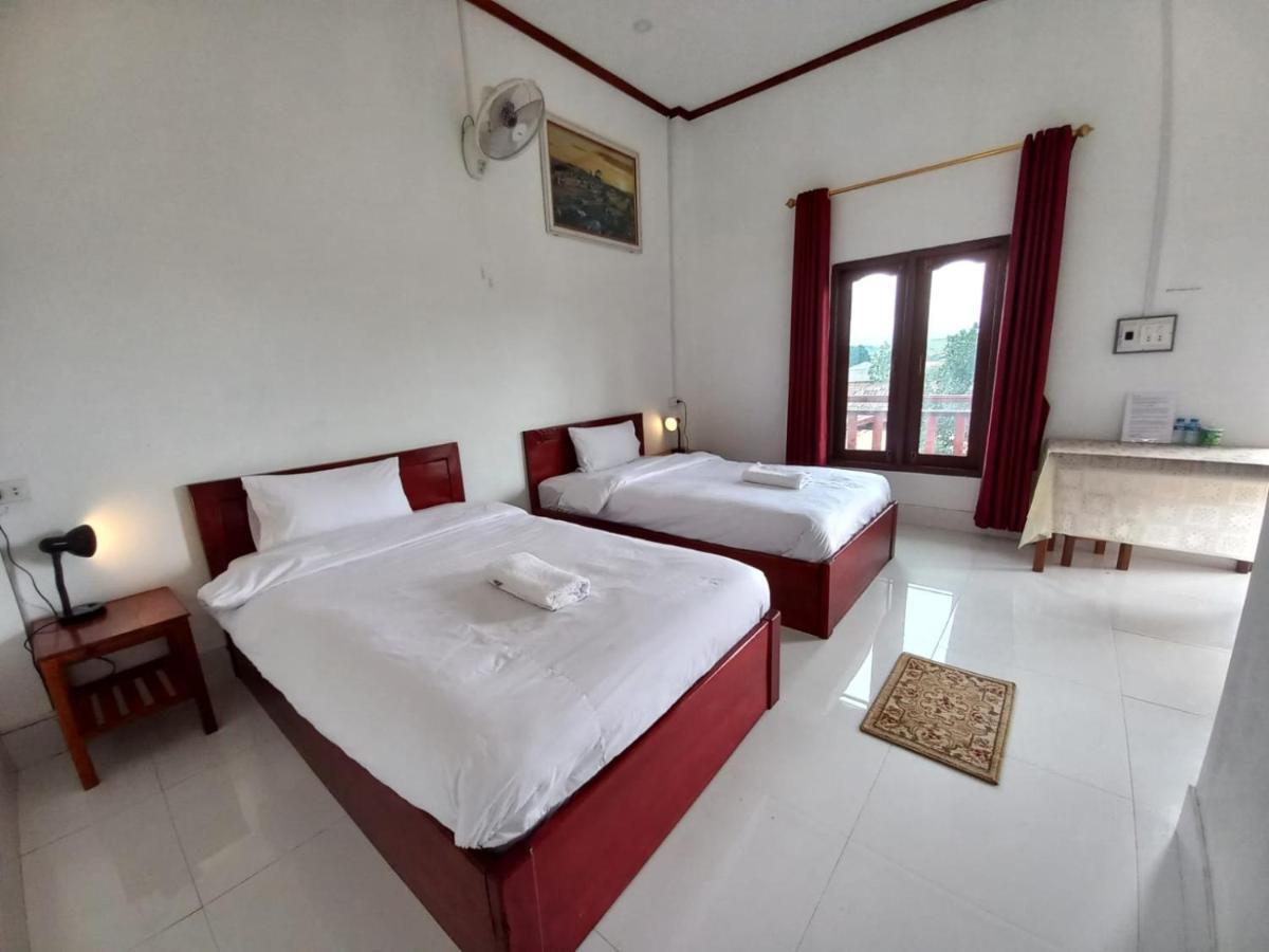 Sipanya Guesthouse Muang Phônsavan Esterno foto