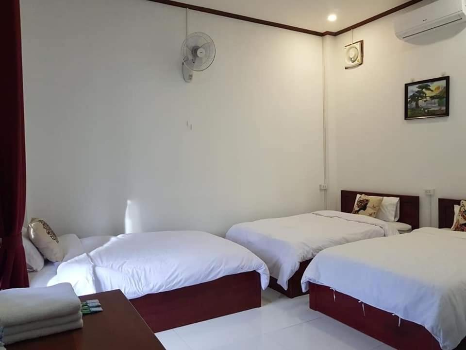 Sipanya Guesthouse Muang Phônsavan Esterno foto